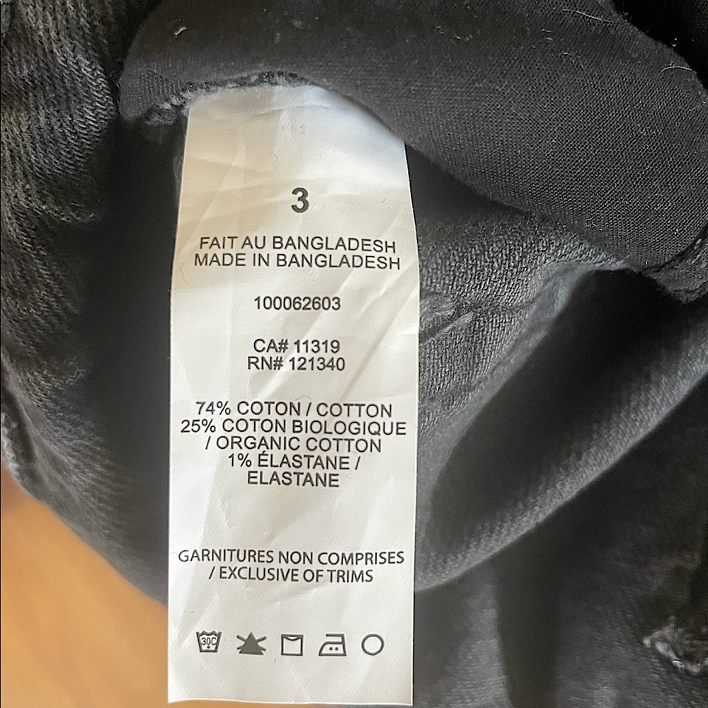 Garage Denim Girls size 3 only worn twice.